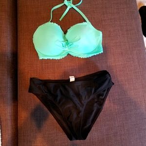 2 piece victoria's secret bikini set,like new